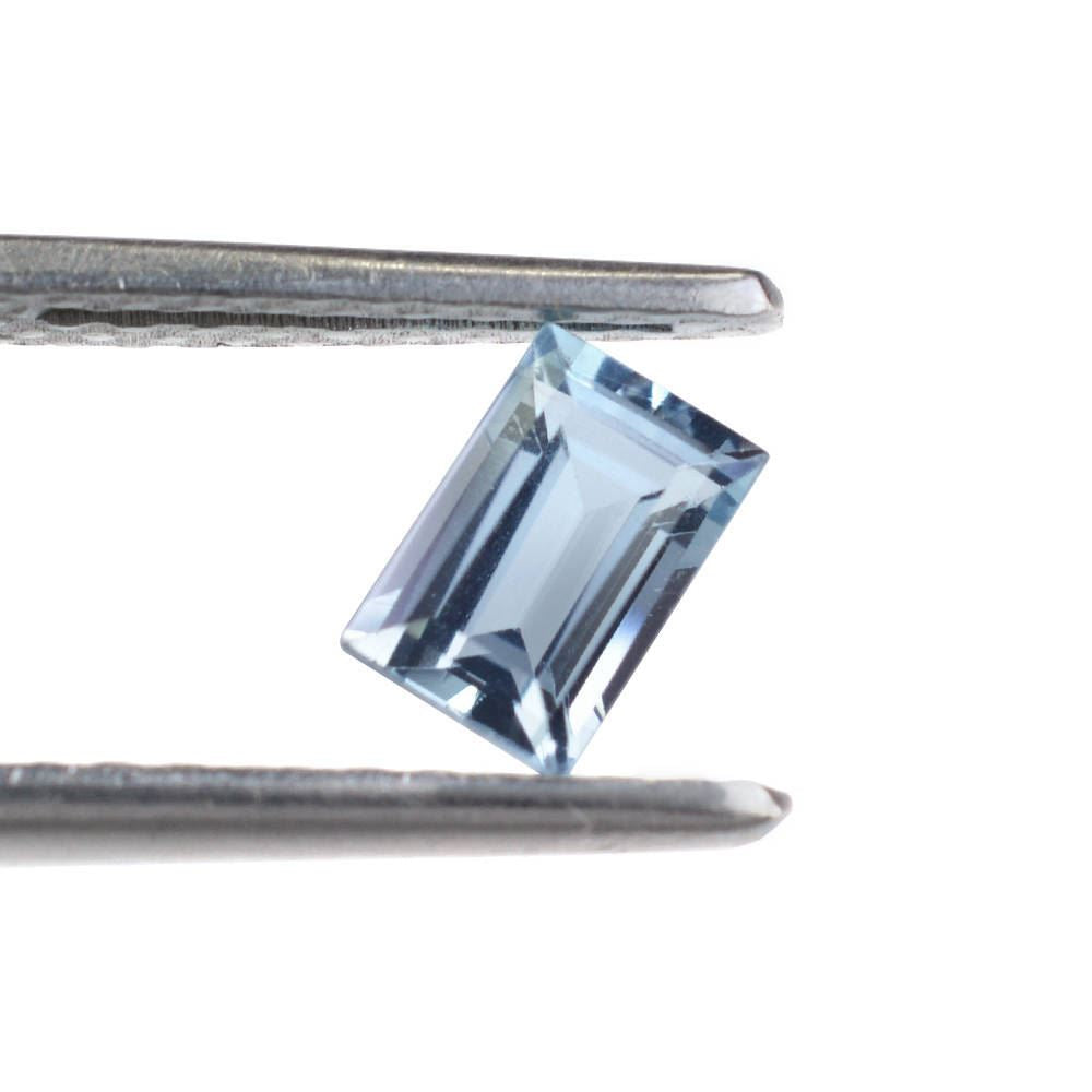 AQUAMARINE CUT BAGUETTE (A++) 6X4MM 0.65 Cts.