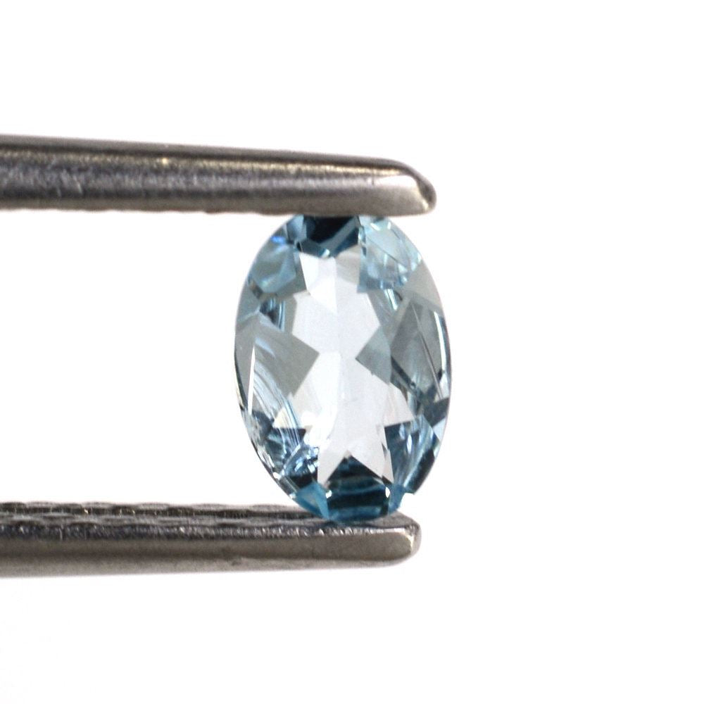 AQUAMARINE CUT OVAL (A+/SI) 6X4MM 0.39 Cts.