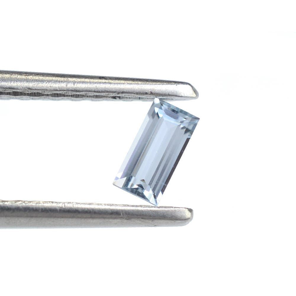 AQUAMARINE CUT BAGUETTE (A) 5X2.50MM 0.25 Cts.