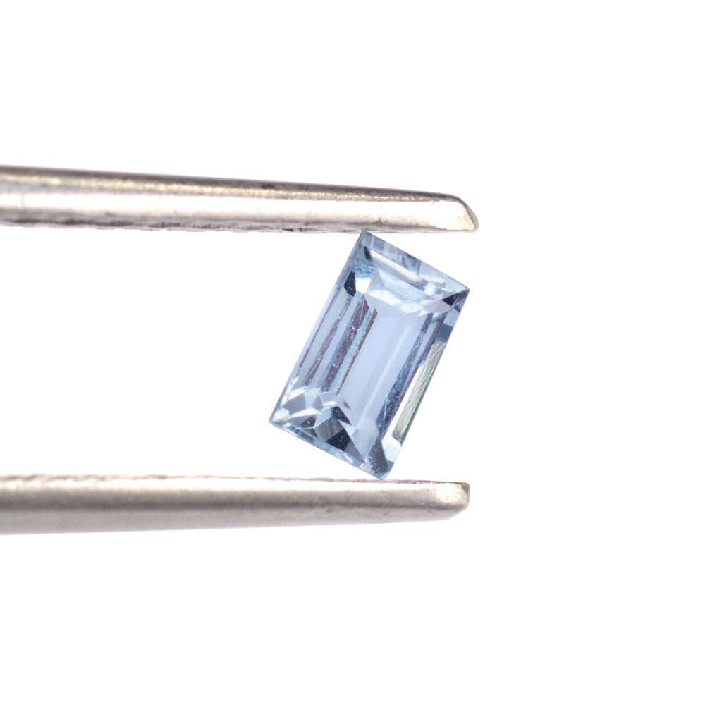 AQUAMARINE CUT BAGUETTE (A) 5X3MM 0.50 Cts.