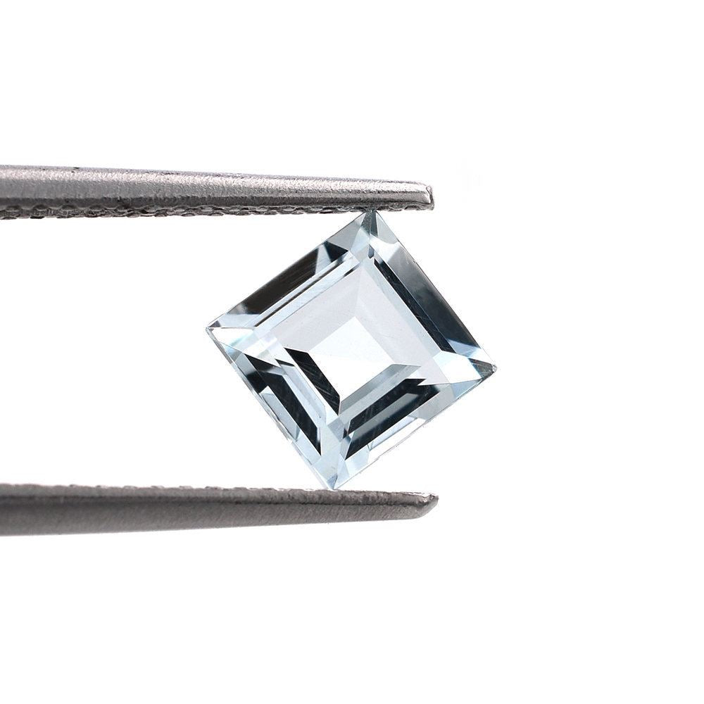 AQUAMARINE STEP CUT SQUARE (B/SI) 6X6MM 1.10 Cts.