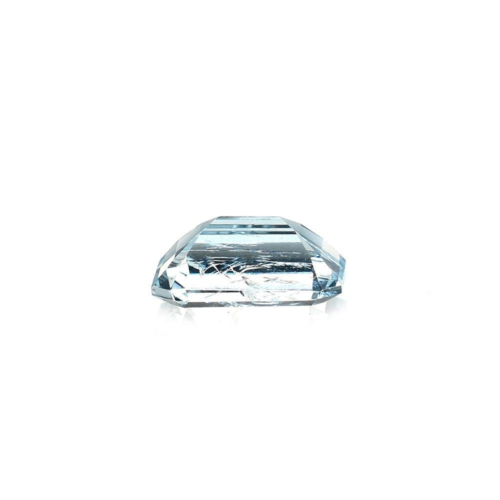 AQUAMARINE STEP CUT OCTAGON (A/HI) 7X5MM 0.90 Cts.