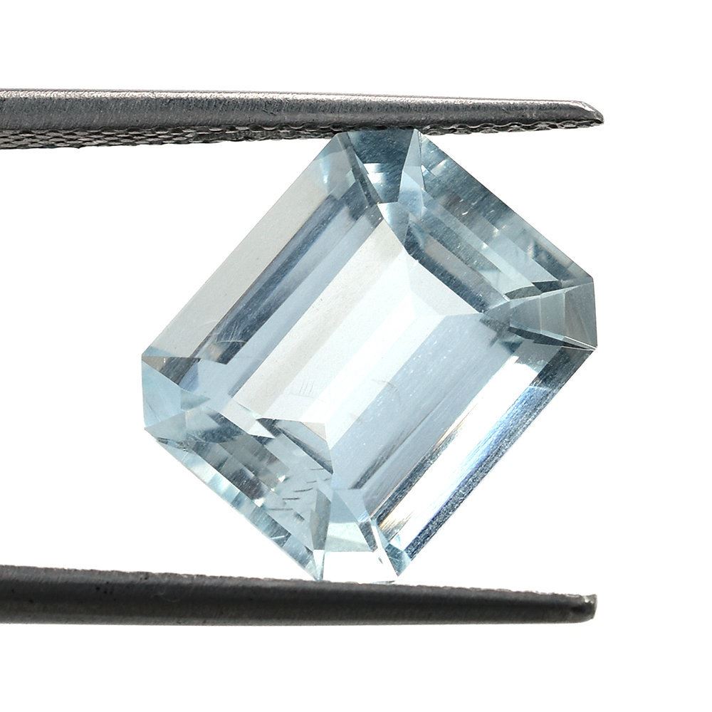 AQUAMARINE CUT OCTAGON (B/SI) 12X10MM 5.60 Cts.