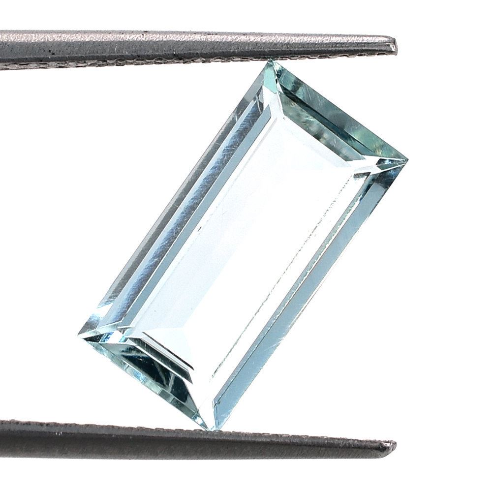 AQUAMARINE STEP CUT BAGUETTE (A/CLEAN) (GREENISH) 14X7MM 3.25 Cts.