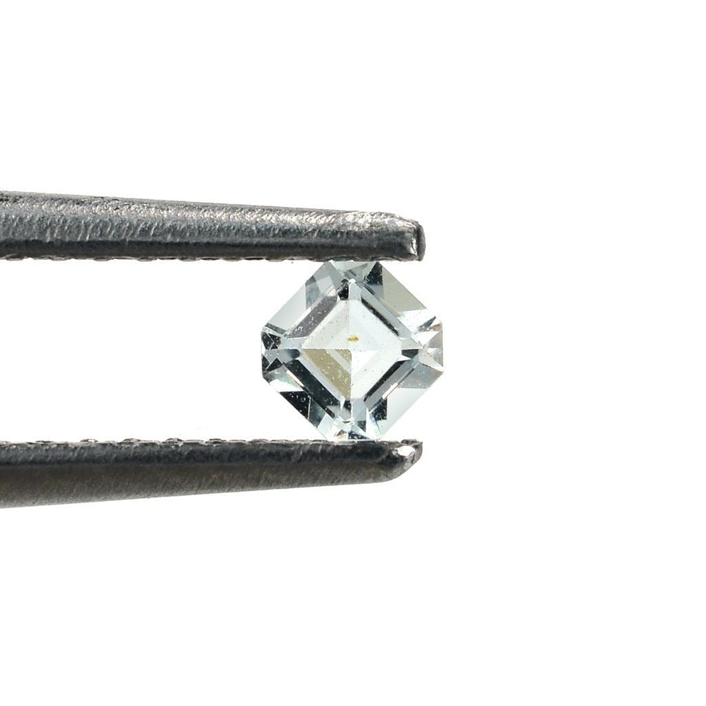 AQUAMARINE STEP CUT OCTAGON (C/CLEAN) 3.00MM 0.14 Cts.