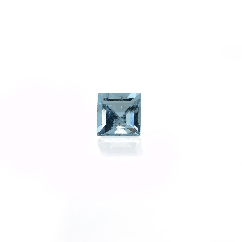 AQUAMARINE STEP CUT SQUARE (C/SI) 5.00X5.00MM 0.60 Cts.