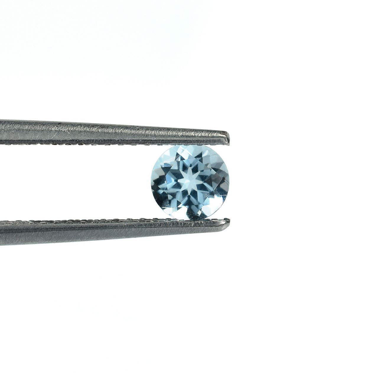 AQUAMARINE CUT ROUND (A++)(CLEAN) 4.75 MM 0.45 Cts.