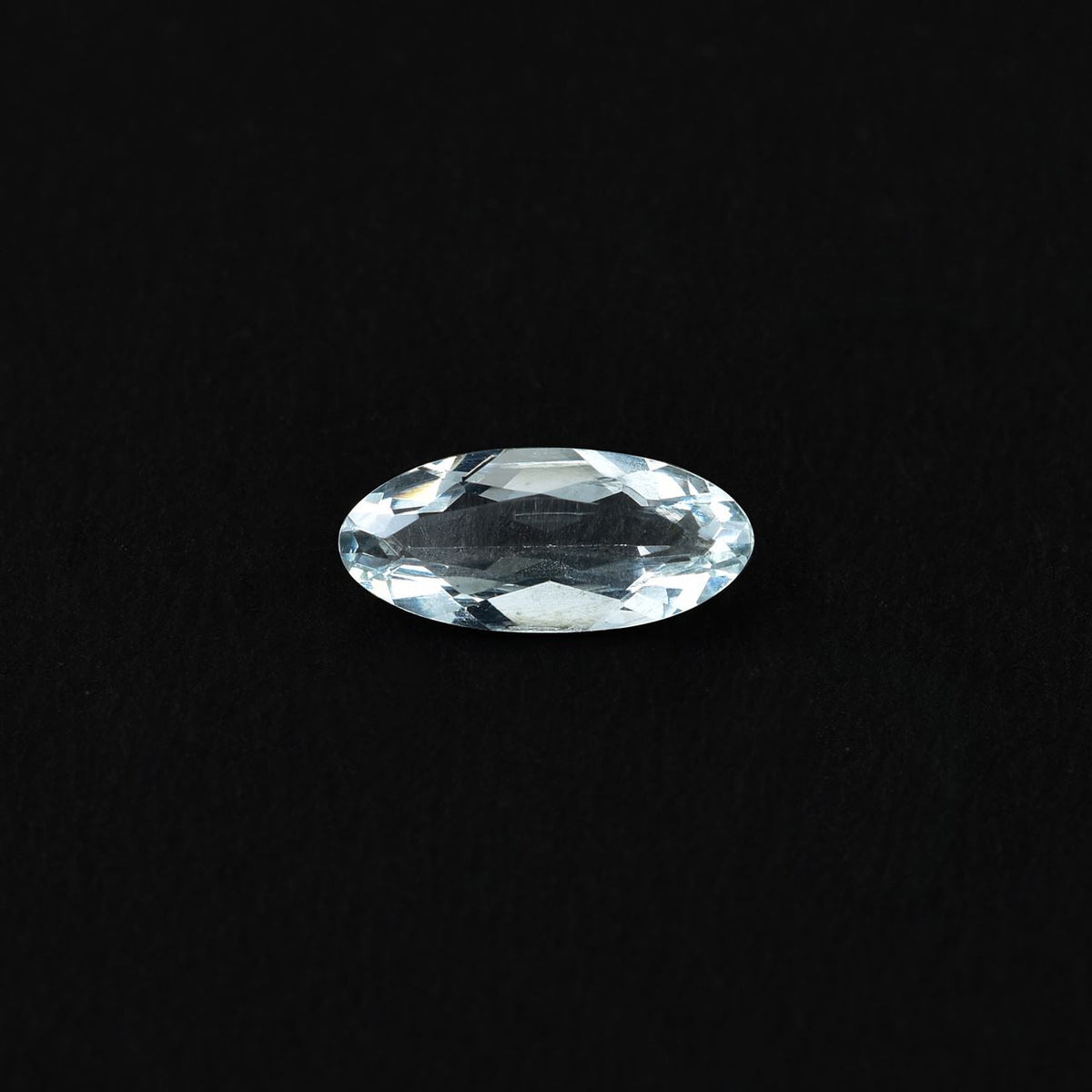 AQUAMARINE CUT OVAL (C/CLEAN) 11.00X5.00 MM 1.13 Cts.