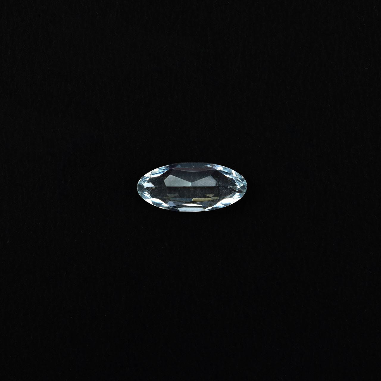 AQUAMARINE CUT OVAL (C/CLEAN) 11.00X5.00 MM 1.13 Cts.