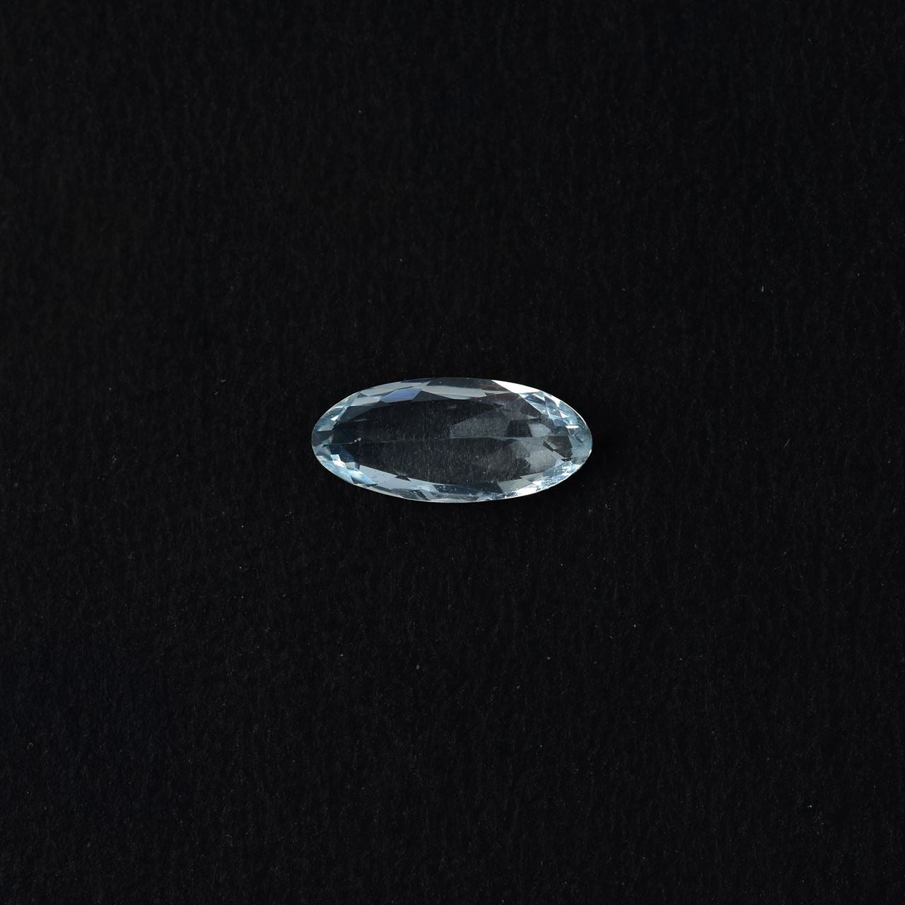 AQUAMARINE CUT OVAL (C/CLEAN) 10.00X4.00 MM 0.78 Cts.