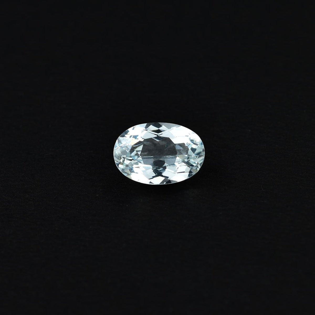AQUAMARINE CUT OVAL (C/CLEAN) 9.00X6.00 MM 1.43 Cts.