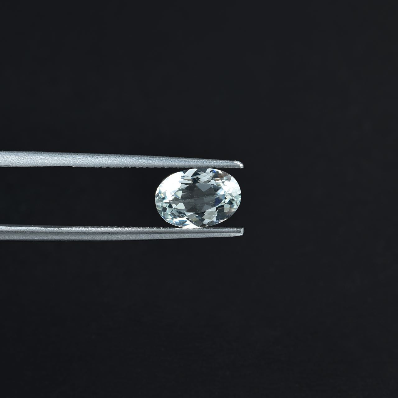 AQUAMARINE CUT OVAL (C/CLEAN) 9.00X6.00 MM 1.43 Cts.