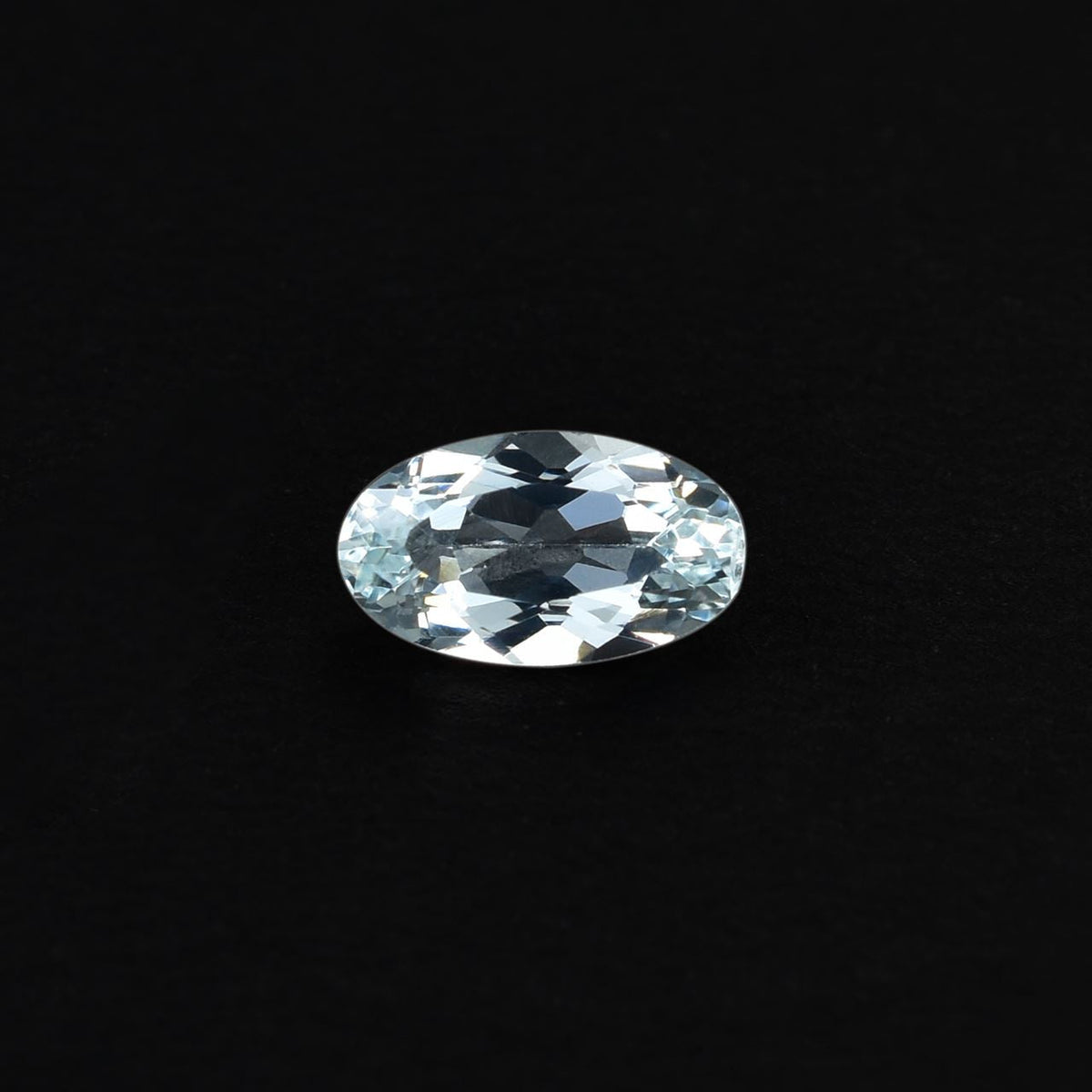 AQUAMARINE CUT OVAL (C/CLEAN) 9.00X5.00 MM 0.97 Cts.