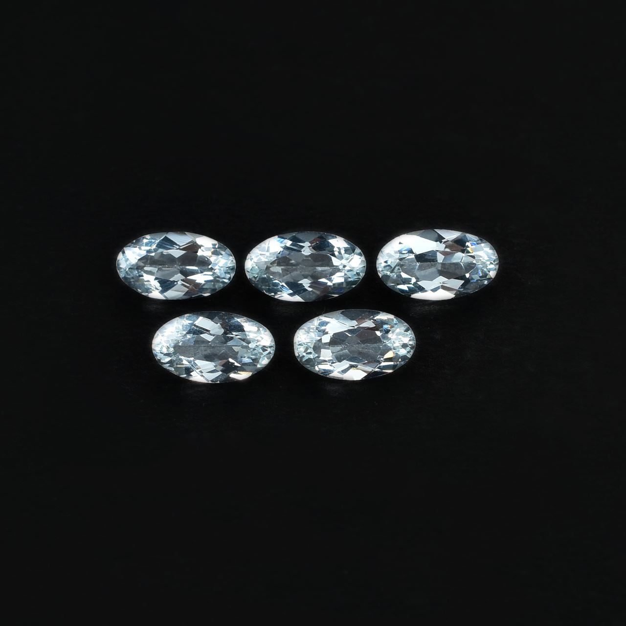 AQUAMARINE CUT OVAL (C/CLEAN) 9.00X5.00 MM 0.97 Cts.
