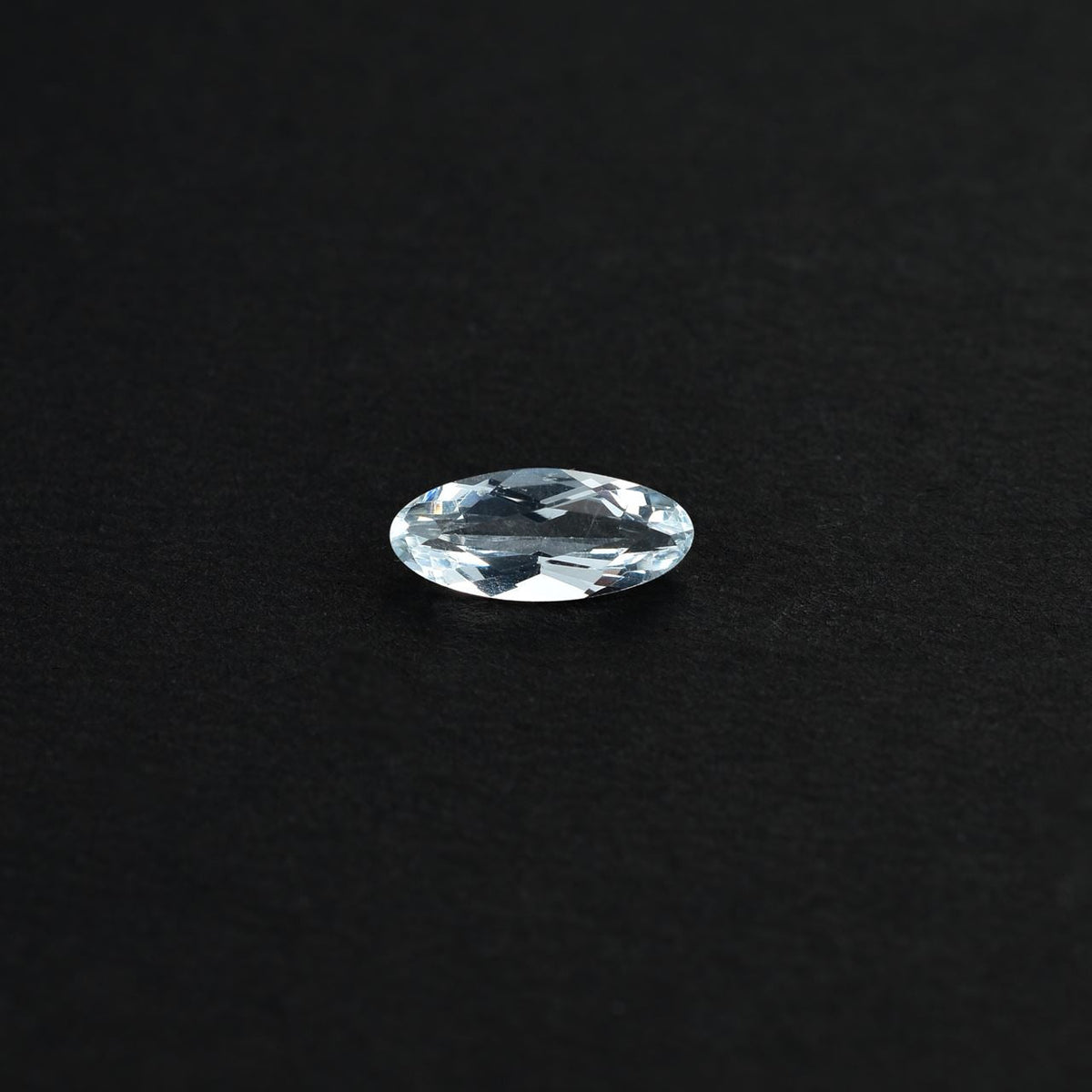 AQUAMARINE CUT OVAL (C/CLEAN) 9.00X4.00 MM 0.73 Cts.