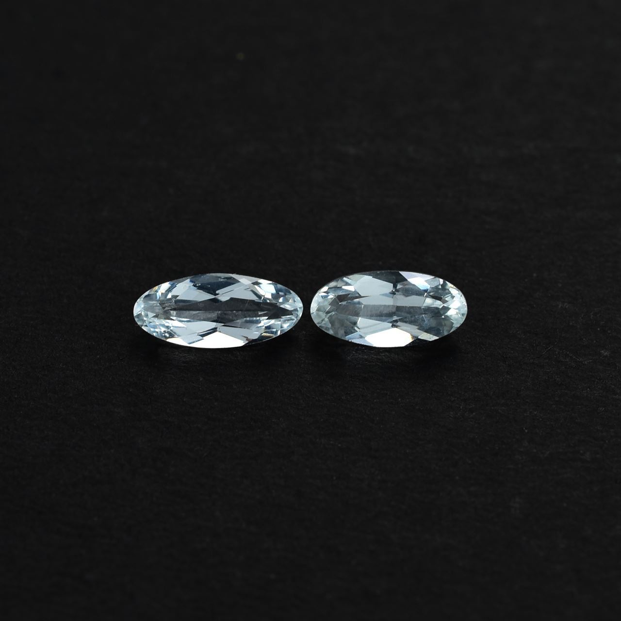 AQUAMARINE CUT OVAL (C/CLEAN) 9.00X4.00 MM 0.73 Cts.