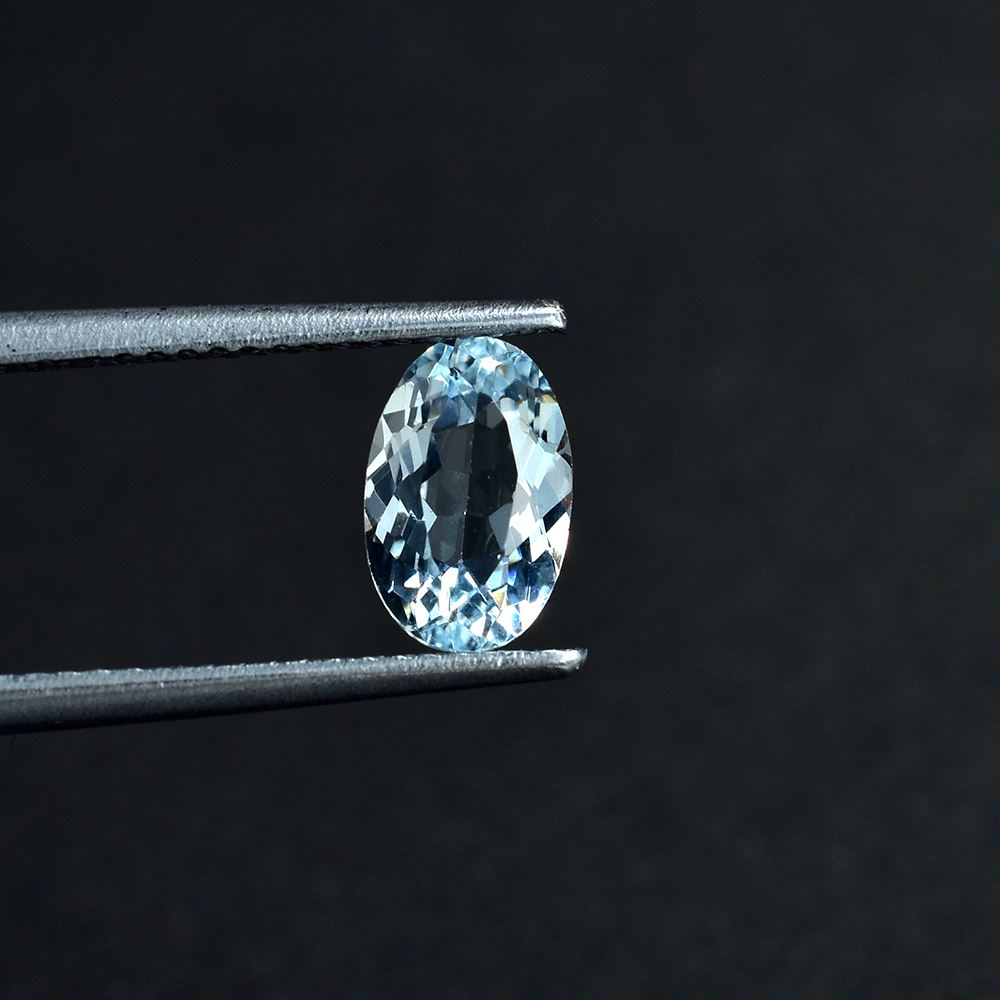 AQUAMARINE CUT OVAL (C/CLEAN) 8.00X5.00 MM 0.92 Cts.