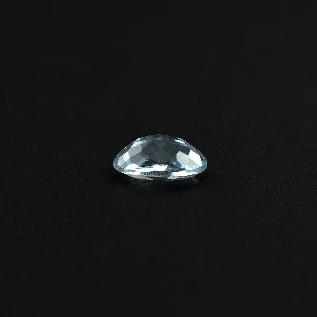 AQUAMARINE CUT OVAL (A)(CLEAN) 8.00X5.00 MM 1.08 Cts.