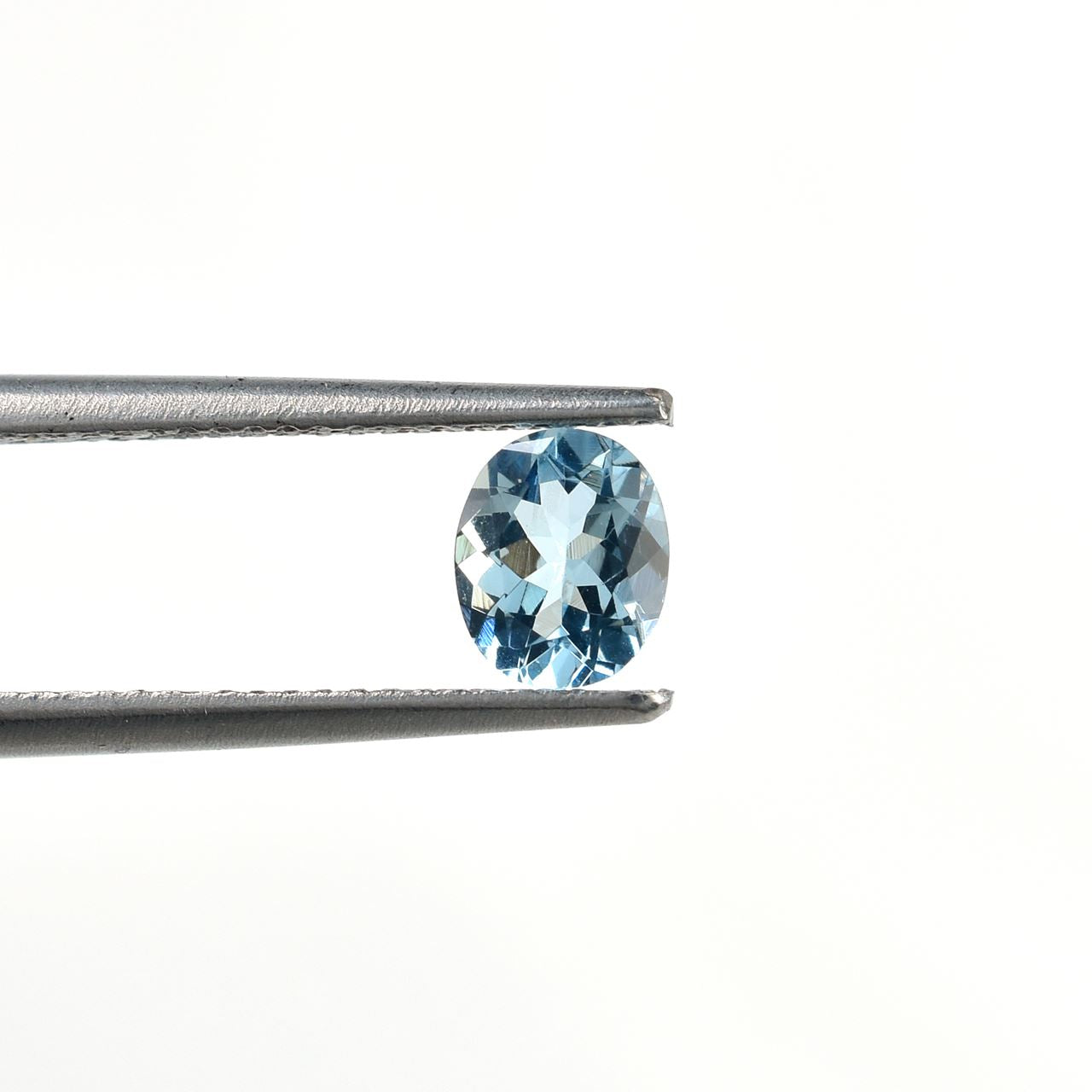 AQUAMARINE CUT OVAL (A+++)(CLEAN) 6.00X5.00 MM 0.56 Cts.