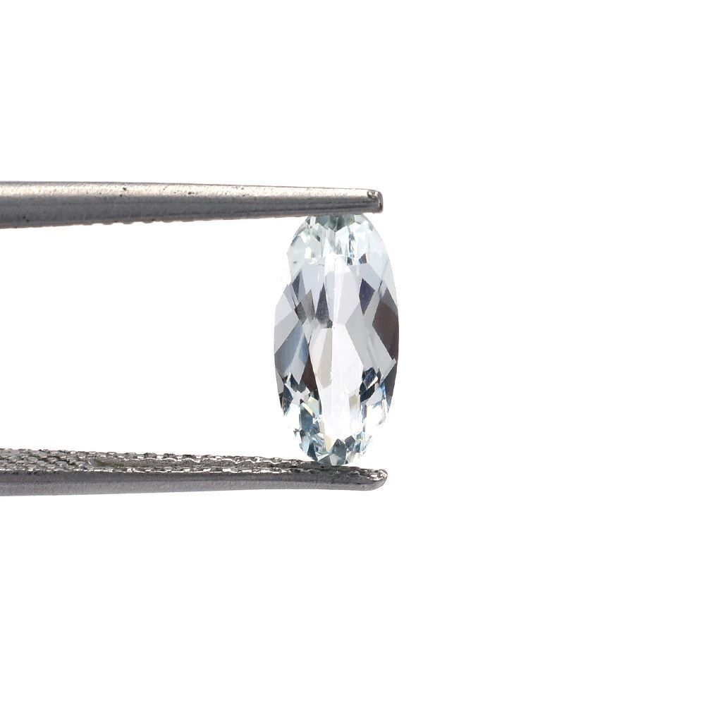 AQUAMARINE CUT OVAL (C)(SI) 11.00X5.00 MM 1.37 Cts.