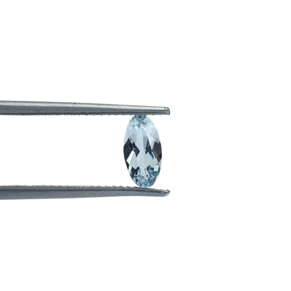 AQUAMARINE CUT OVAL (B)(CLEAN) 8.00X4.00 MM 0.65 Cts.
