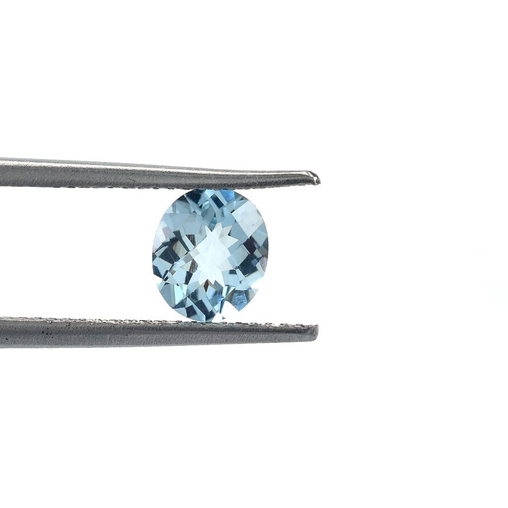 AQUAMARINE CHECKER CUT OVAL (A++)(CLEAN) 6.00X7.00 MM 1.07 Cts.