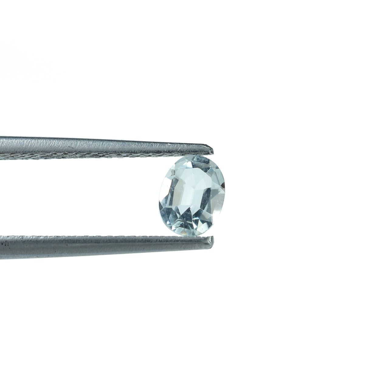 AQUAMARINE CHECKER CUT OVAL (A+++)(CLEAN) 6.00X4.50 MM 0.45 Cts.