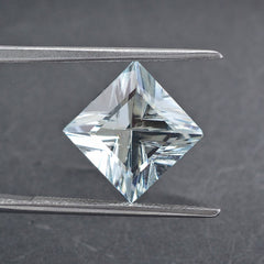AQUAMARINE LIGHTNING CUT SQUARE 10MM 4.38 Cts.
