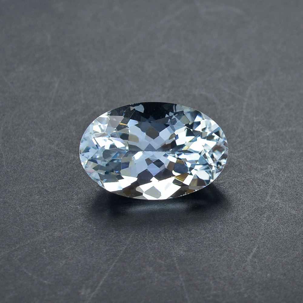 AQUAMARINE CUT OVAL 12X8MM 3.00 Cts.
