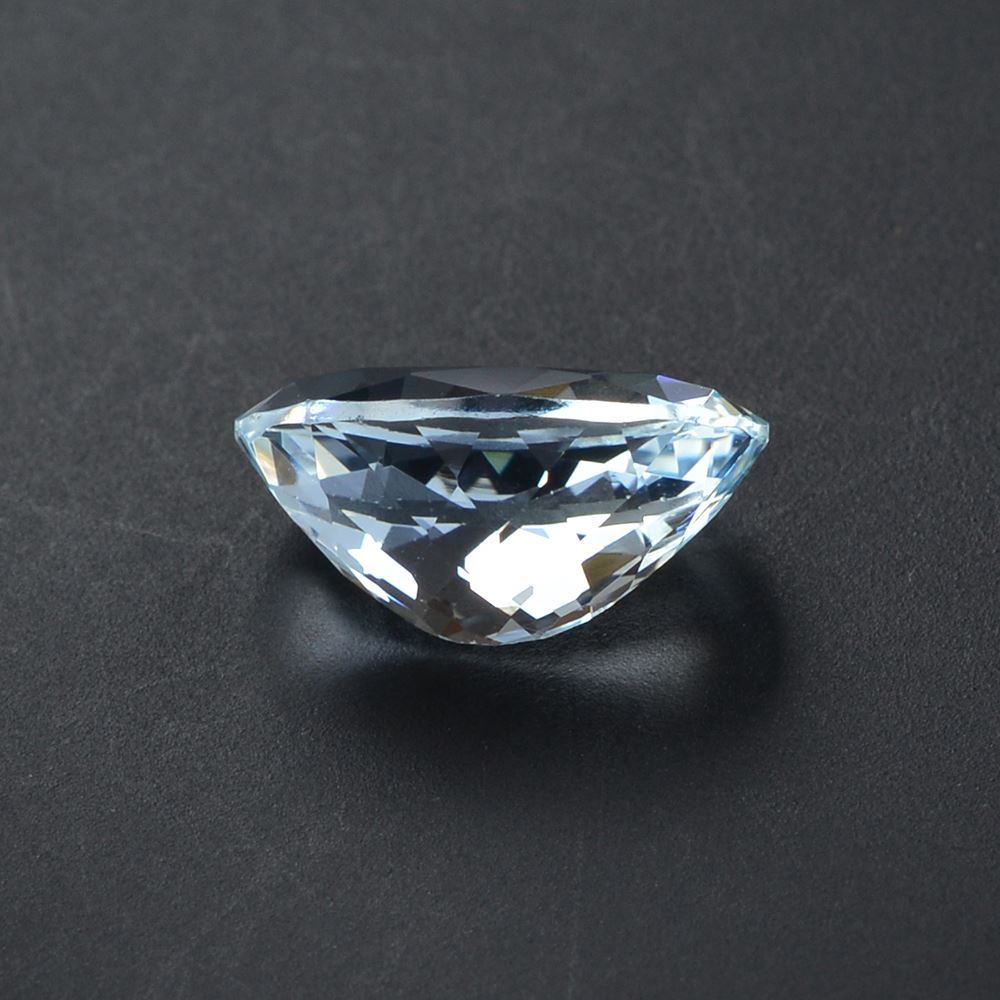 AQUAMARINE CUT OVAL 12X8MM 3.00 Cts.