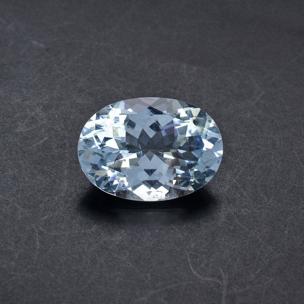 AQUAMARINE CUT OVAL (A+/SI) 14X10MM 5.00 Cts.