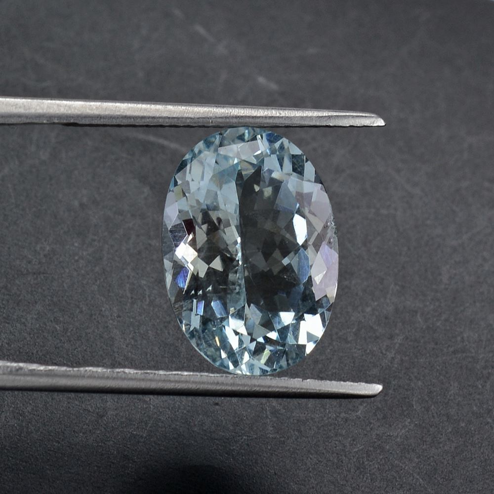 AQUAMARINE CUT OVAL (A+/SI) 14X10MM 5.00 Cts.