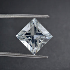AQUAMARINE LIGHTNING CUT SQUARE 10MM 4.20 Cts.
