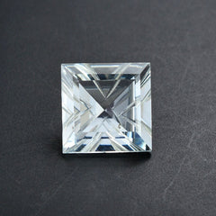 AQUAMARINE LIGHTNING CUT SQUARE 10MM 3.85 Cts.