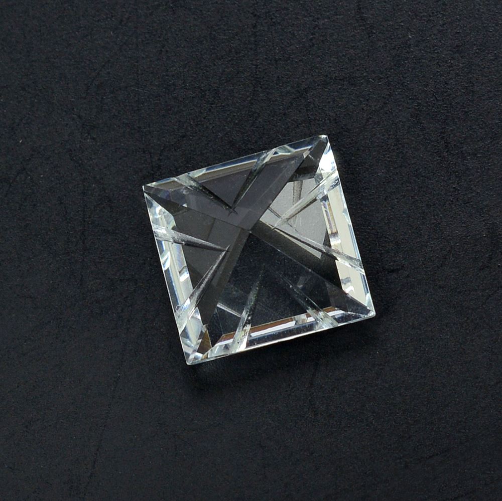 AQUAMARINE LIGHTNING CUT SQUARE 10MM 3.85 Cts.