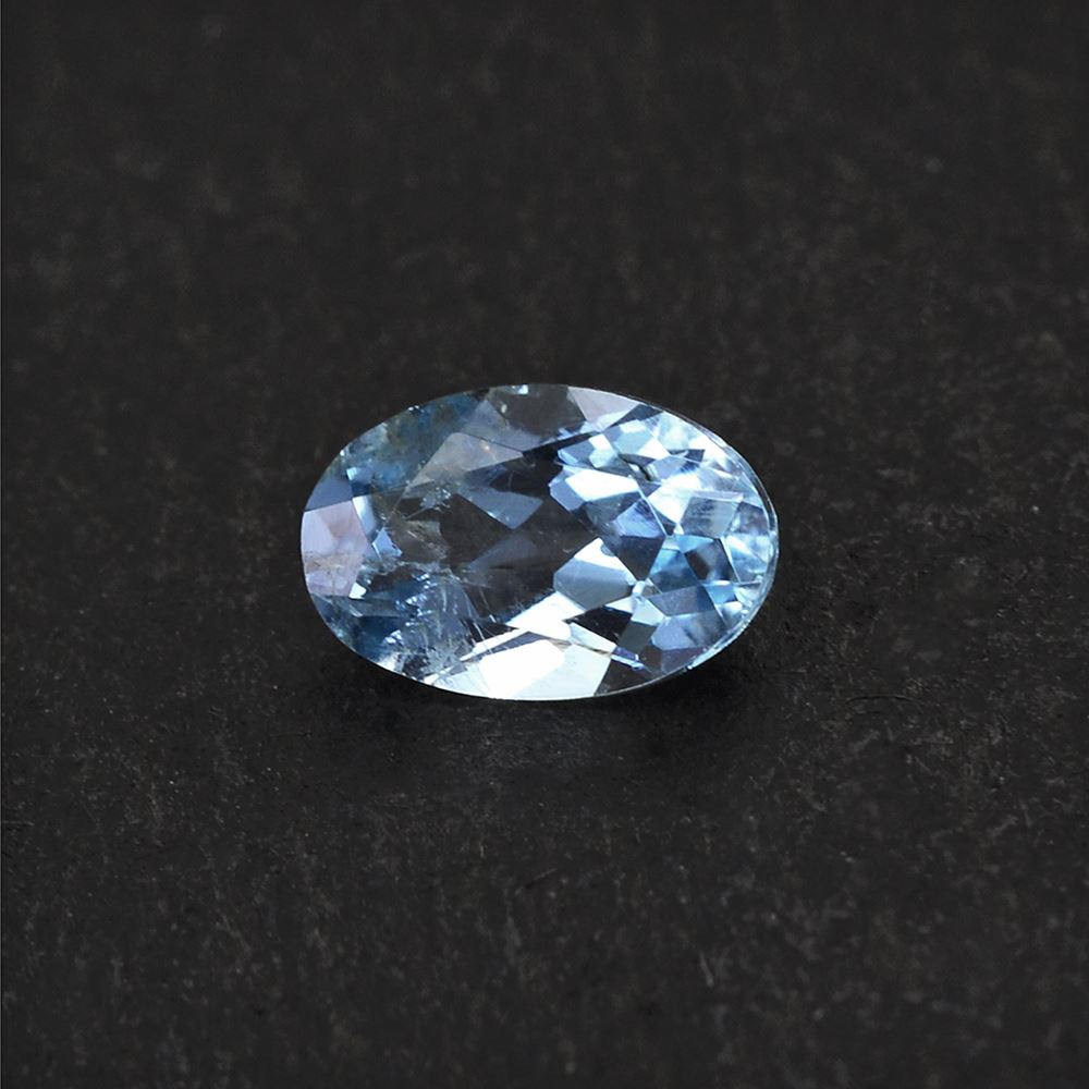 AQUAMARINE CUT OVAL 6X4MM 0.60 Cts.