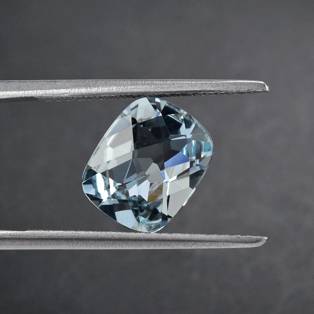 AQUAMARINE CHECKER CUT CUSHION 10X8MM 2.50 Cts.
