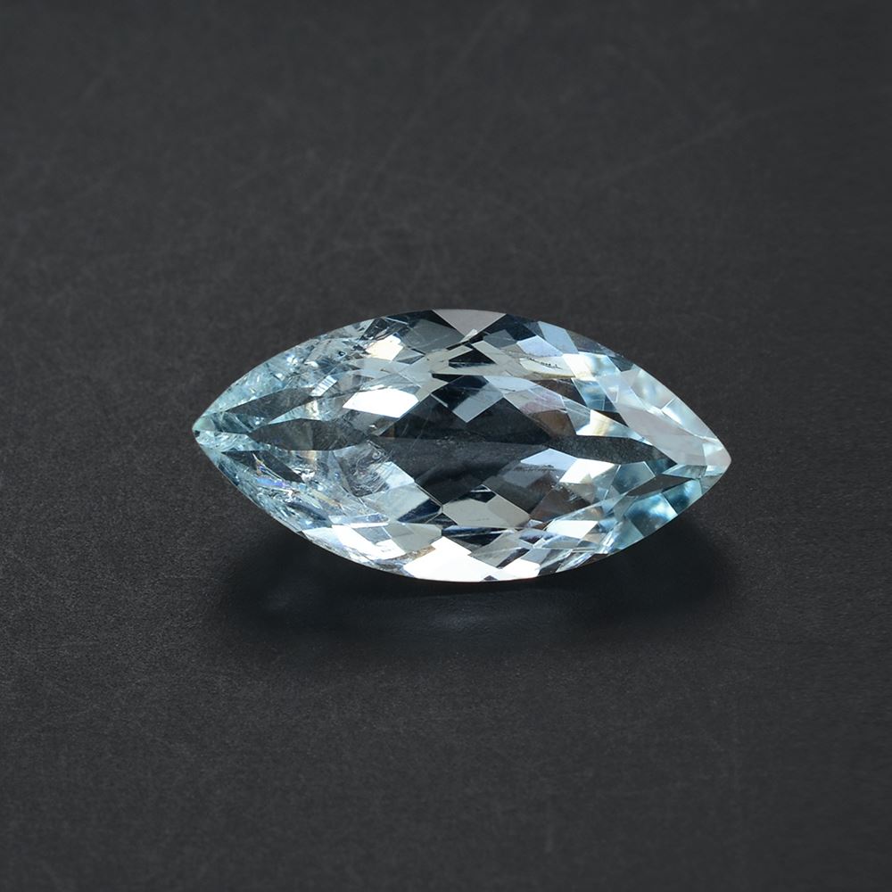 AQUAMARINE CUT MARQUISE (A++/SI) 18X6MM 4.1Cts.