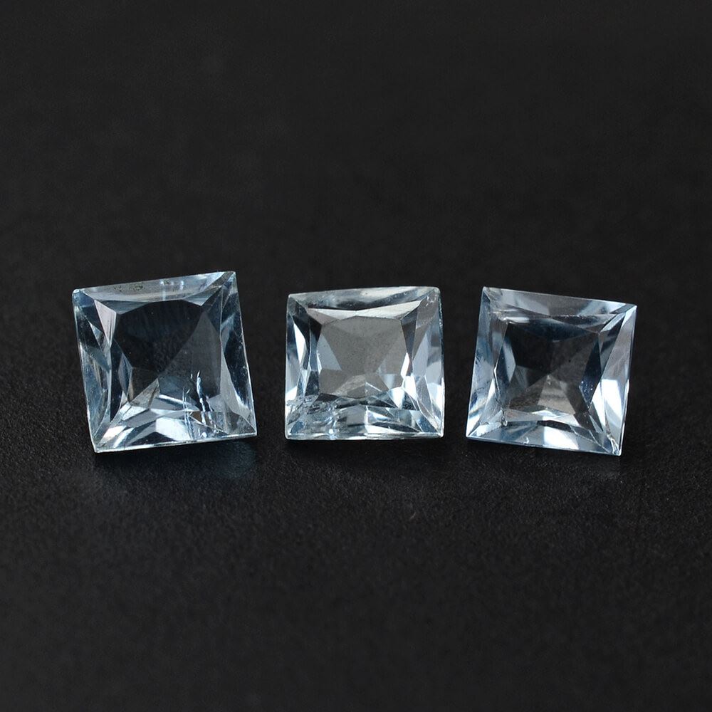 AQUAMARINE PRINCESS CUT SQUARE 3MM 0.13 Cts.