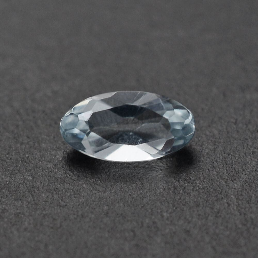 AQUAMARINE CUT OVAL (A+) 4X2MM 0.09 Cts.