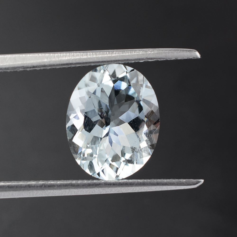 AQUAMARINE CUT OVAL (A+/SI) 10X8MM 2.15 Cts.