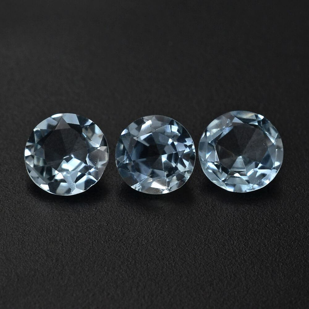 AQUAMARINE STEP CUT ROUND (A++) 4MM 0.24 Cts.