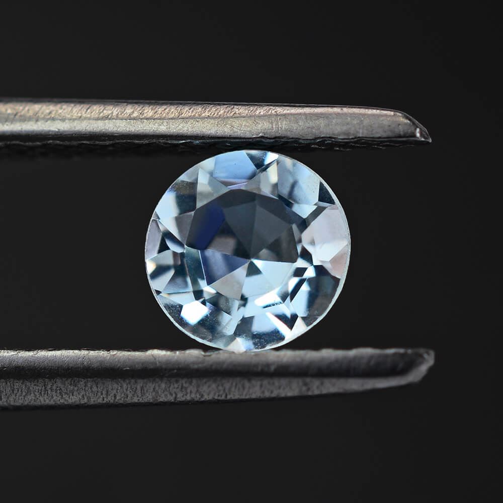 AQUAMARINE CUT ROUND (A+++) 4.50MM 0.34 Cts.