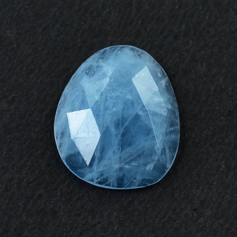 MILKY AQUAMARINE ROSE CUT PEARISH CAB (AAA) 12.50X15.50MM 4.75 Cts.