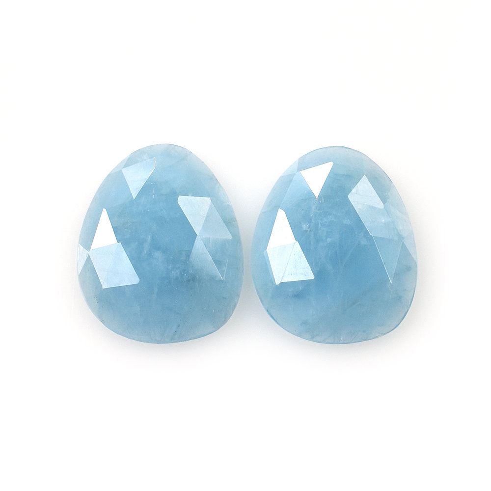 MILKY AQUAMARINE ROSE CUT PEARISH CAB (AAA) 12.50X15.50MM 4.75 Cts.