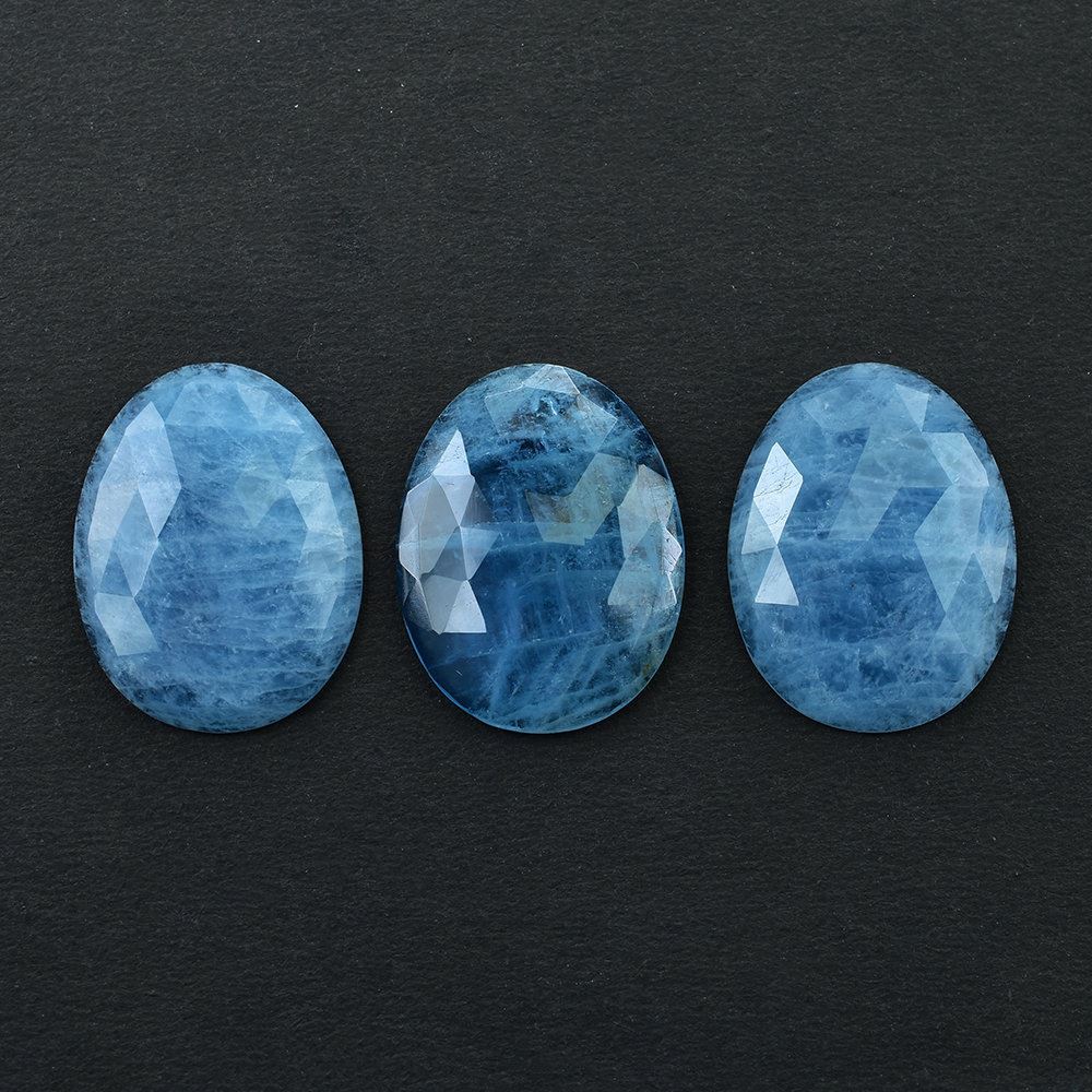 MILKY AQUAMARINE ROSE CUT OVAL CAB (MILKY/AAA) 26X20MM 15.30 Cts.