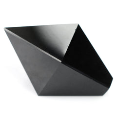 BLACK SPINEL PYRAMID 16X8MM 7.67 Cts.