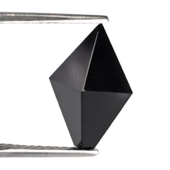 BLACK SPINEL PYRAMID 16X8MM 7.67 Cts.