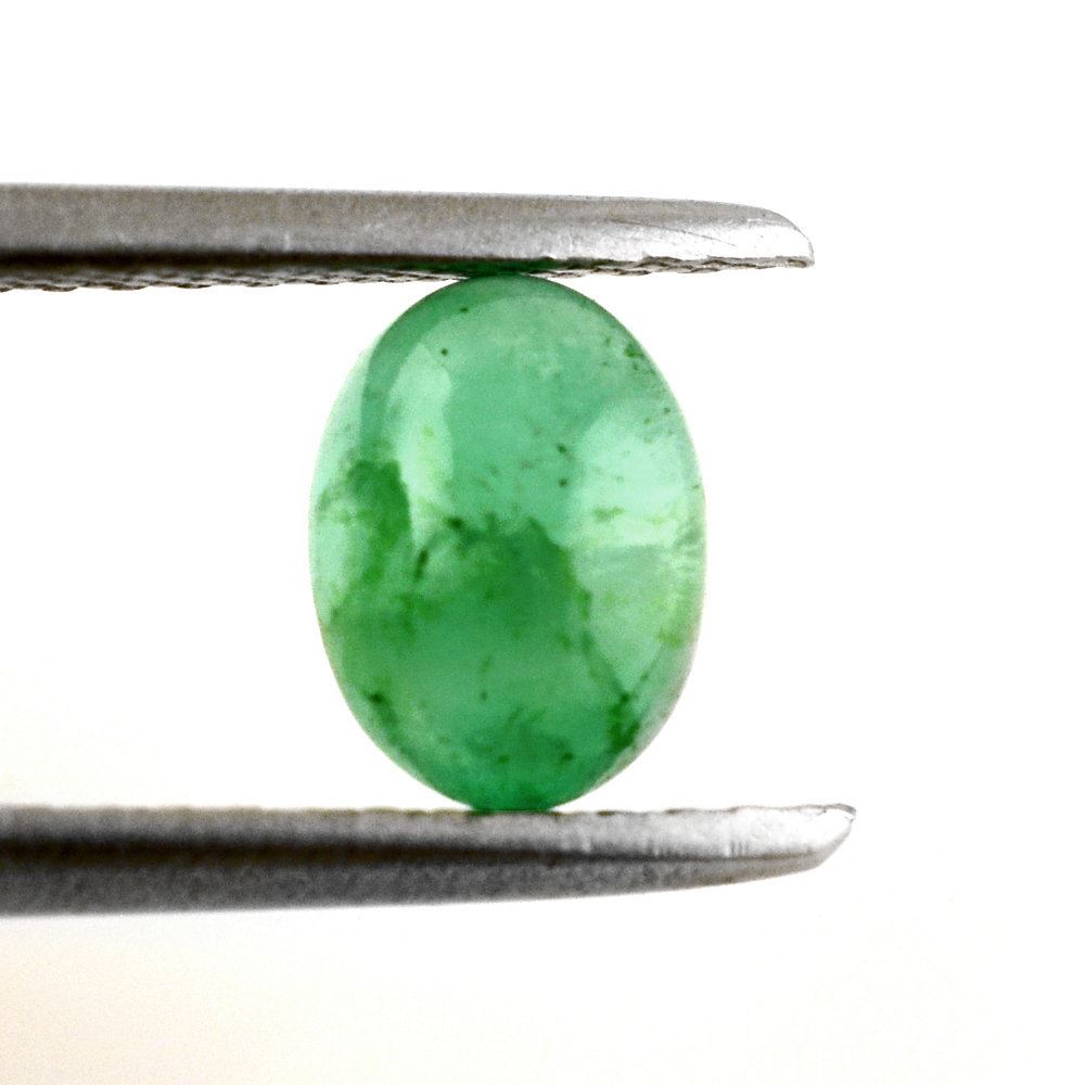 BRAZILIAN EMERALD OVAL CAB 7X5MM 0.85 Cts.