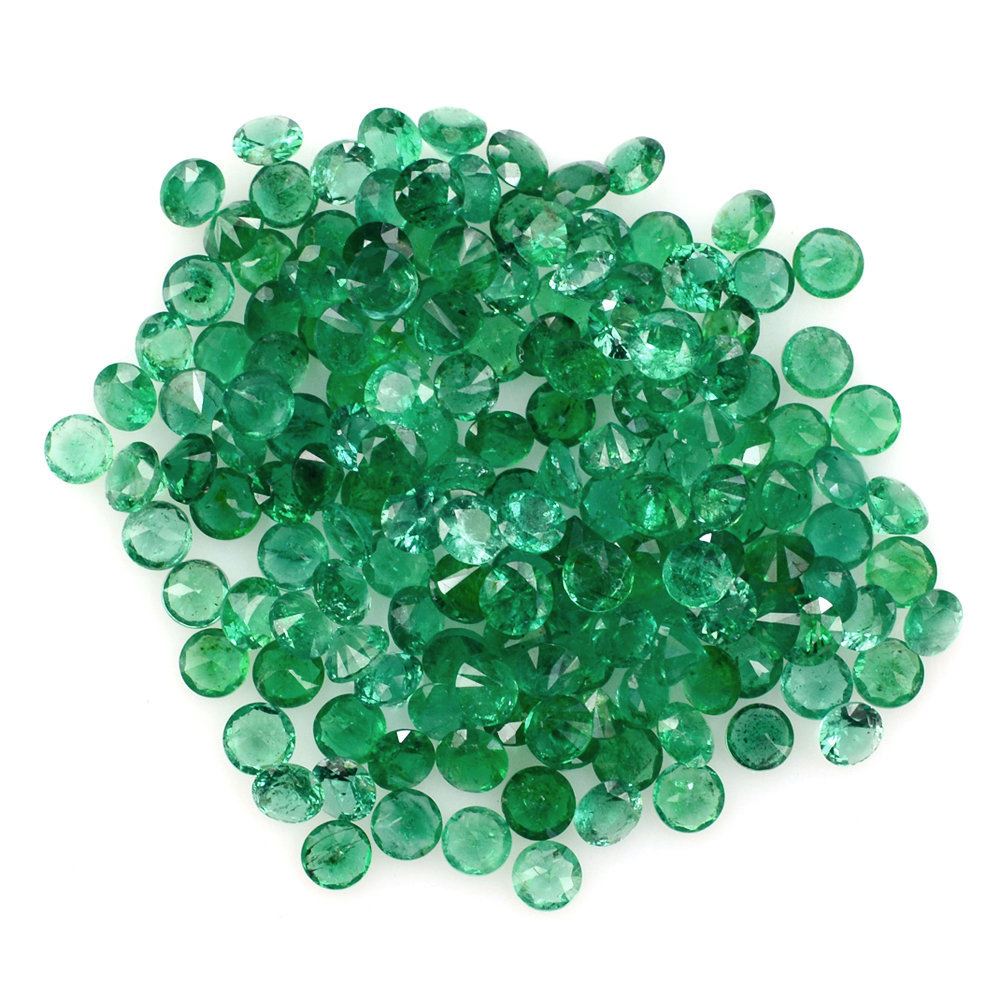 EMERALD DIAMOND CUT ROUND 2.60MM 0.06 Cts.